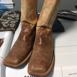 Justin women’s cowboy boots